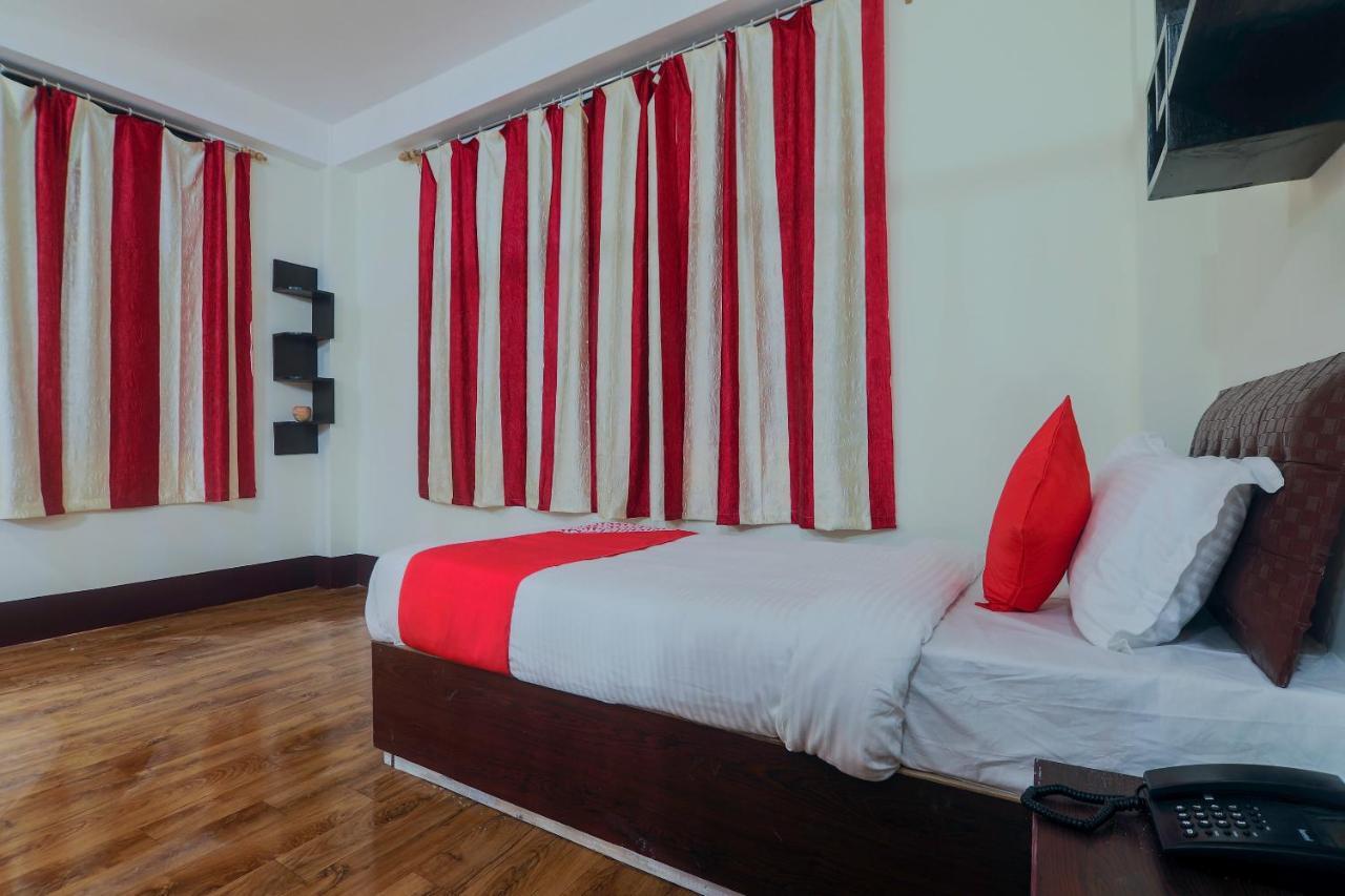 Oyo 18759 Nirvana Guest House Шиллонг Екстер'єр фото